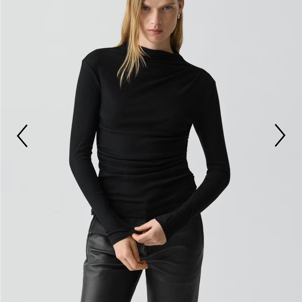 Theory Black Lightweight Turtleneck Sweater - fits like small or XS